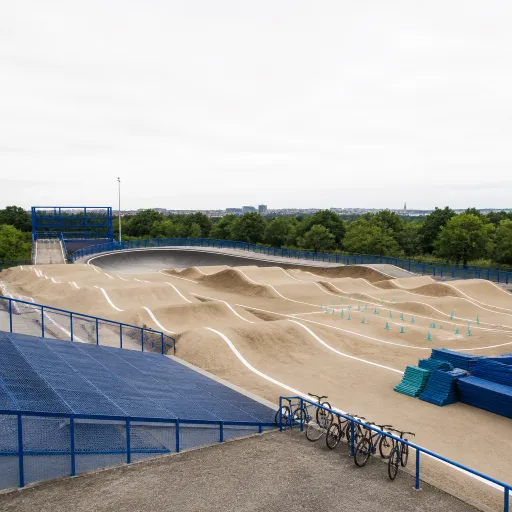 Comment le stade bordelais BMX structure l’entraînement et les réseaux de coachs sportifs à Bordeaux